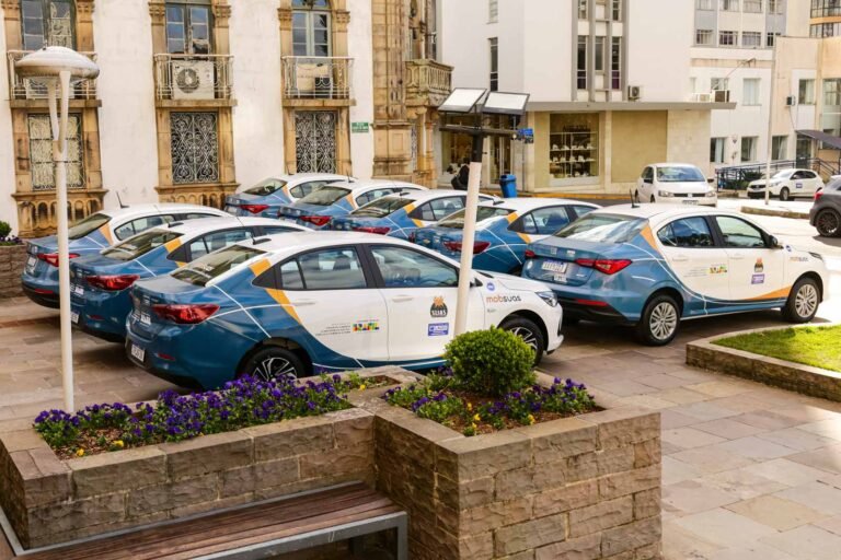 Prefeitura de Lages entrega oito veículos para fortalecer o SUAS