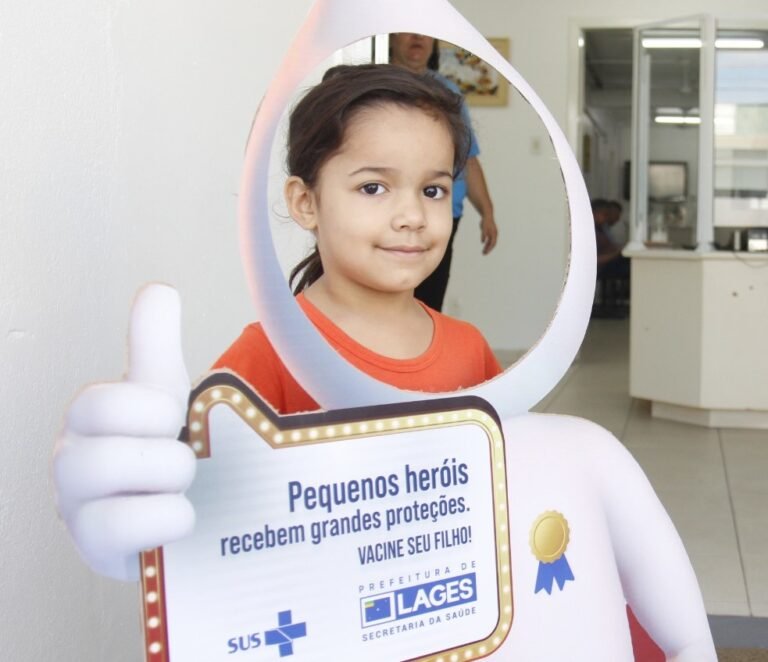 Vacinação de crianças e adolescentes ocorrerá em 12 escolas nesta terça