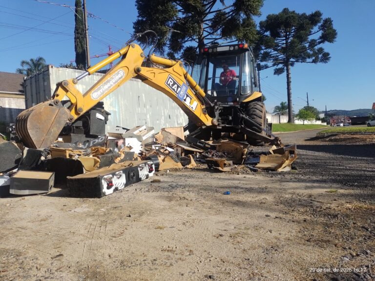 Prefeitura de Lages apoia Polícia Militar na destruição de materiais apreendidos