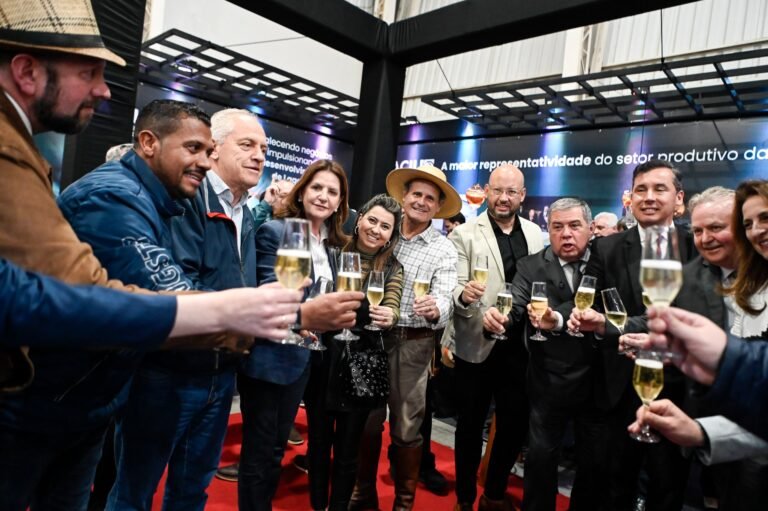 Abertura da Expolages emociona e valoriza o agronegócio