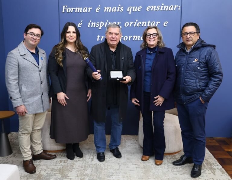 Mário Motta homenageado Uniplac