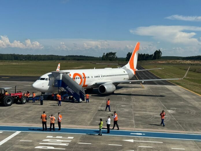 Gol estreia voo em Correia Pinto e terminal é revitalizado