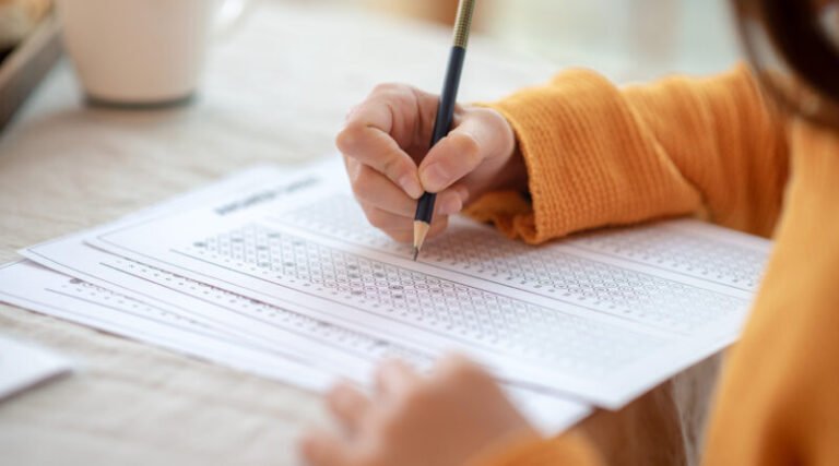 Curitibanos abre concurso e processo seletivo para Agente de Apoio Educacional