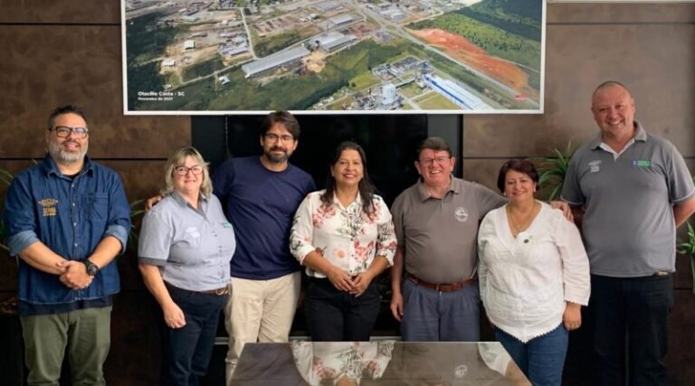 Otacílio Costa discute fortalecimento do turismo religioso com coordenador nacional