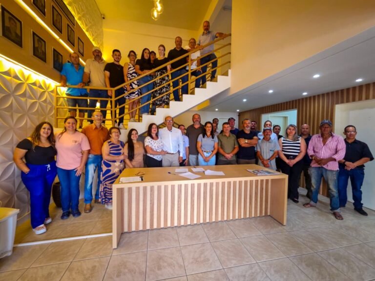 Palmeira prevê reajuste de 5,5% aos servidores durante transição de comando