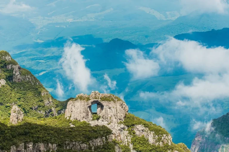 Previsão do tempo: Serra Catarinense terá sol, nuvens e chuva isolada nesta sexta (27)