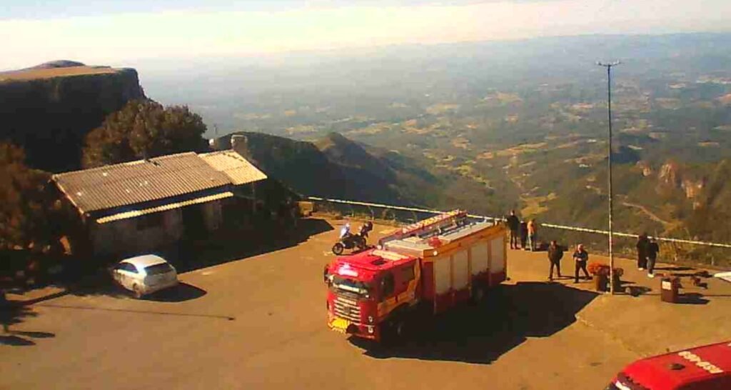 novo caminhão dos Bombeiros em Bom Jardim da Serra