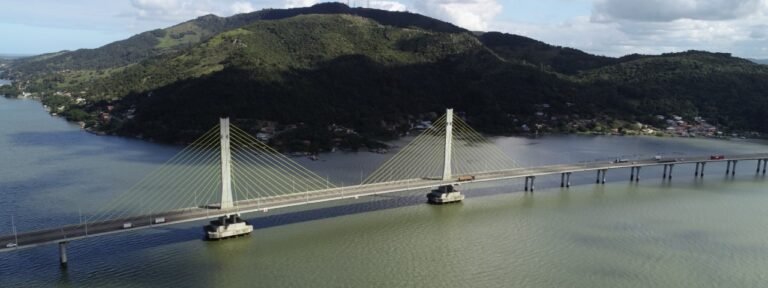 Ponte Anita Garibaldi liberada parcialmente